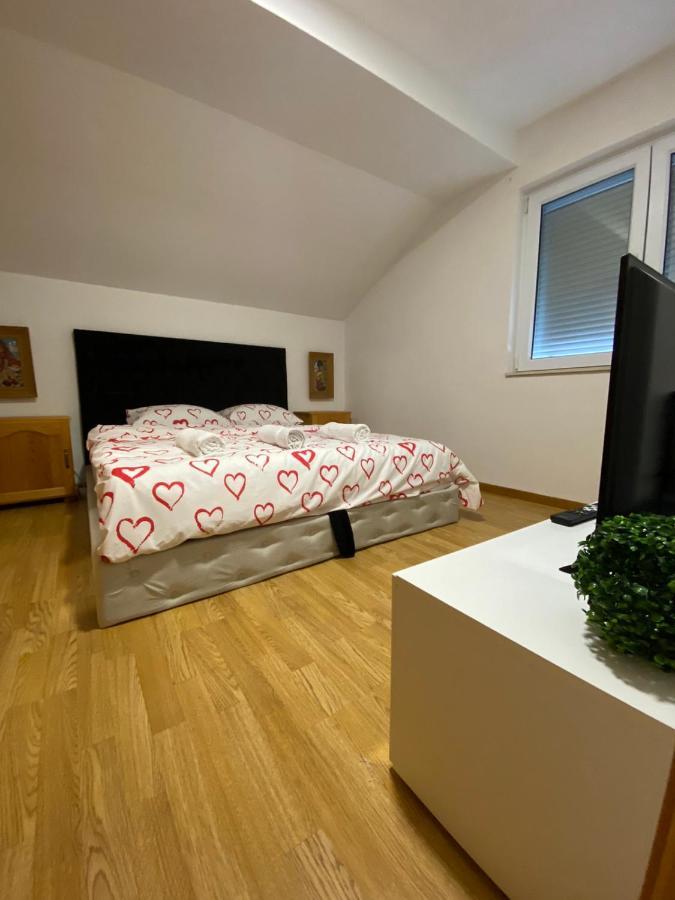 Rok Villa Tesanj Екстериор снимка