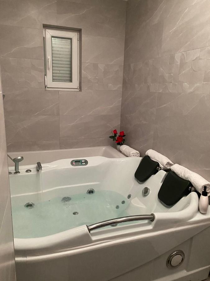 Rok Villa Tesanj Екстериор снимка